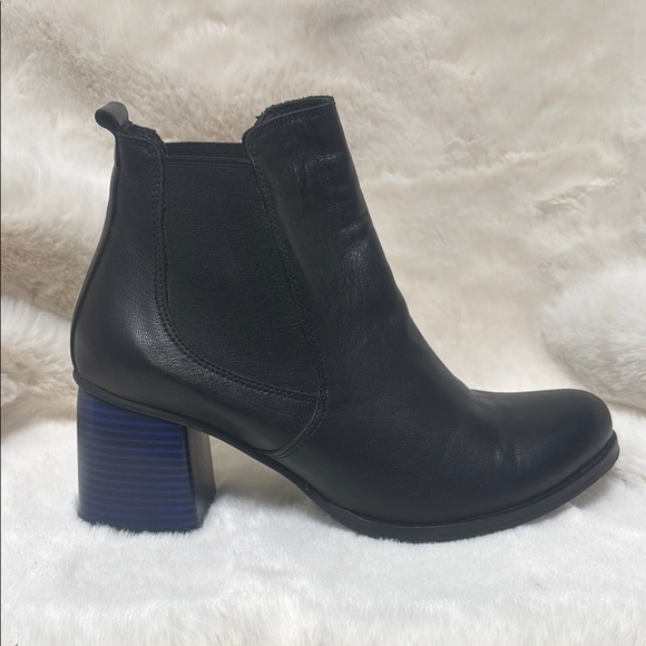Bueno Shoes - Bueno Black Leather Ankle Boots with Blue Heel